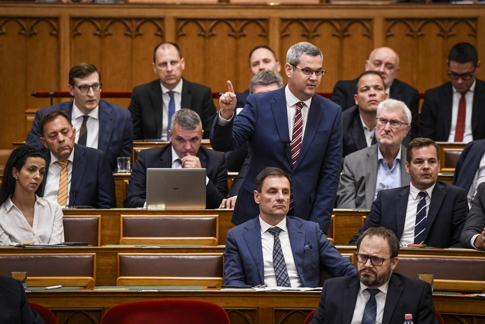 Takács Péter szerint Magyar Péterrel nincsenek intellektuálisan egy szinten, mert ő orvos