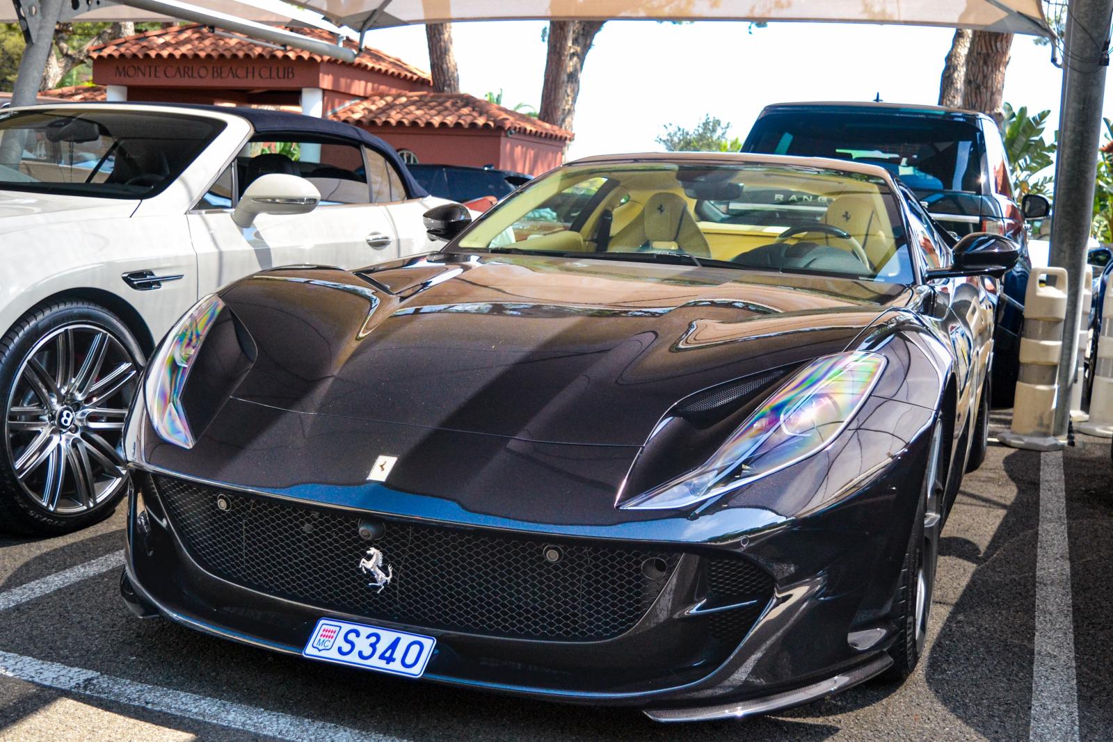 Egy 140 milliós Ferrari állt a Hungast-tulajdonos cég parkolóhelyén
