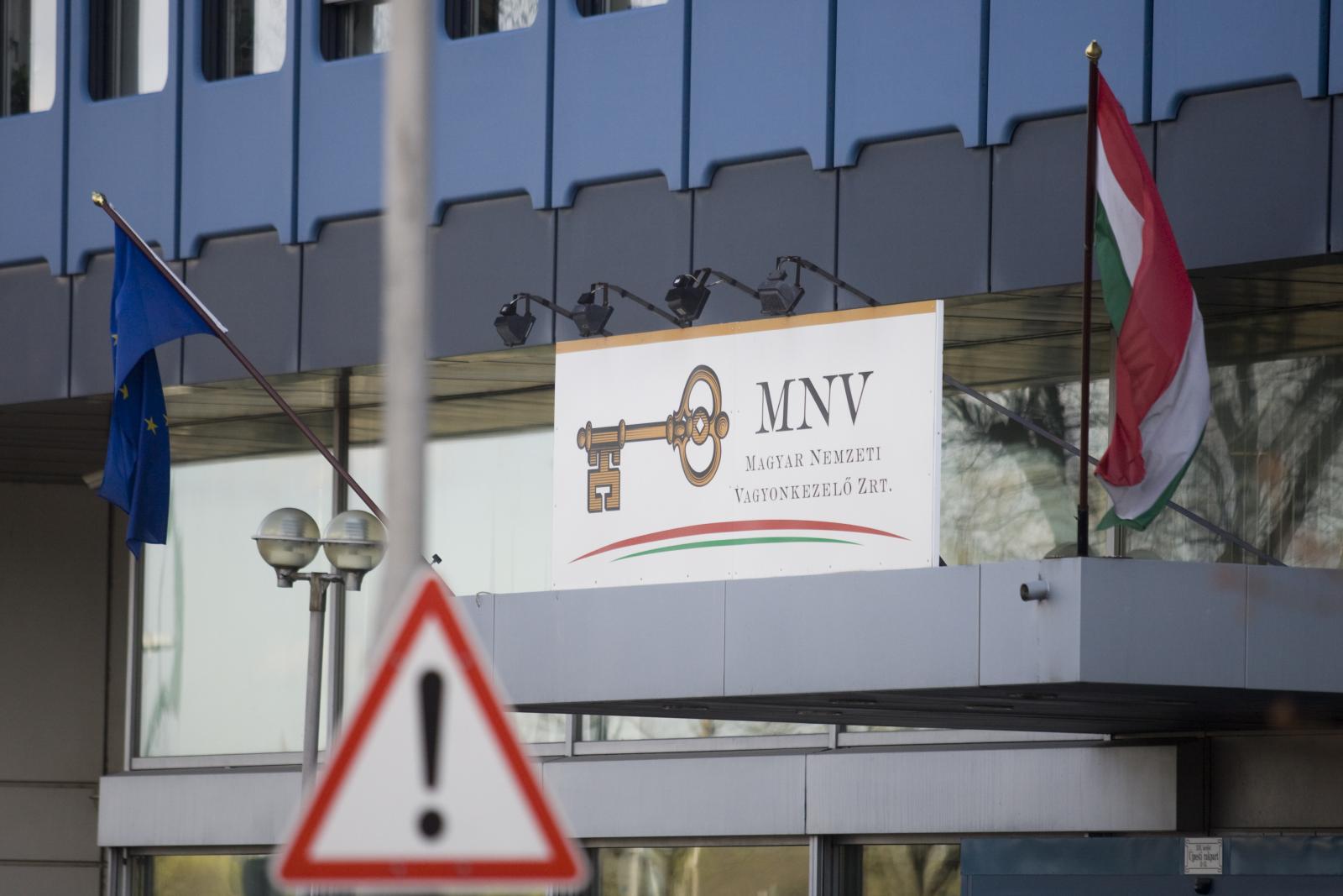 Milliárdos hűtlen kezelés miatt vádat emeltek a Magyar Nemzeti Vagyonkezelő korábbi vezetője ellen