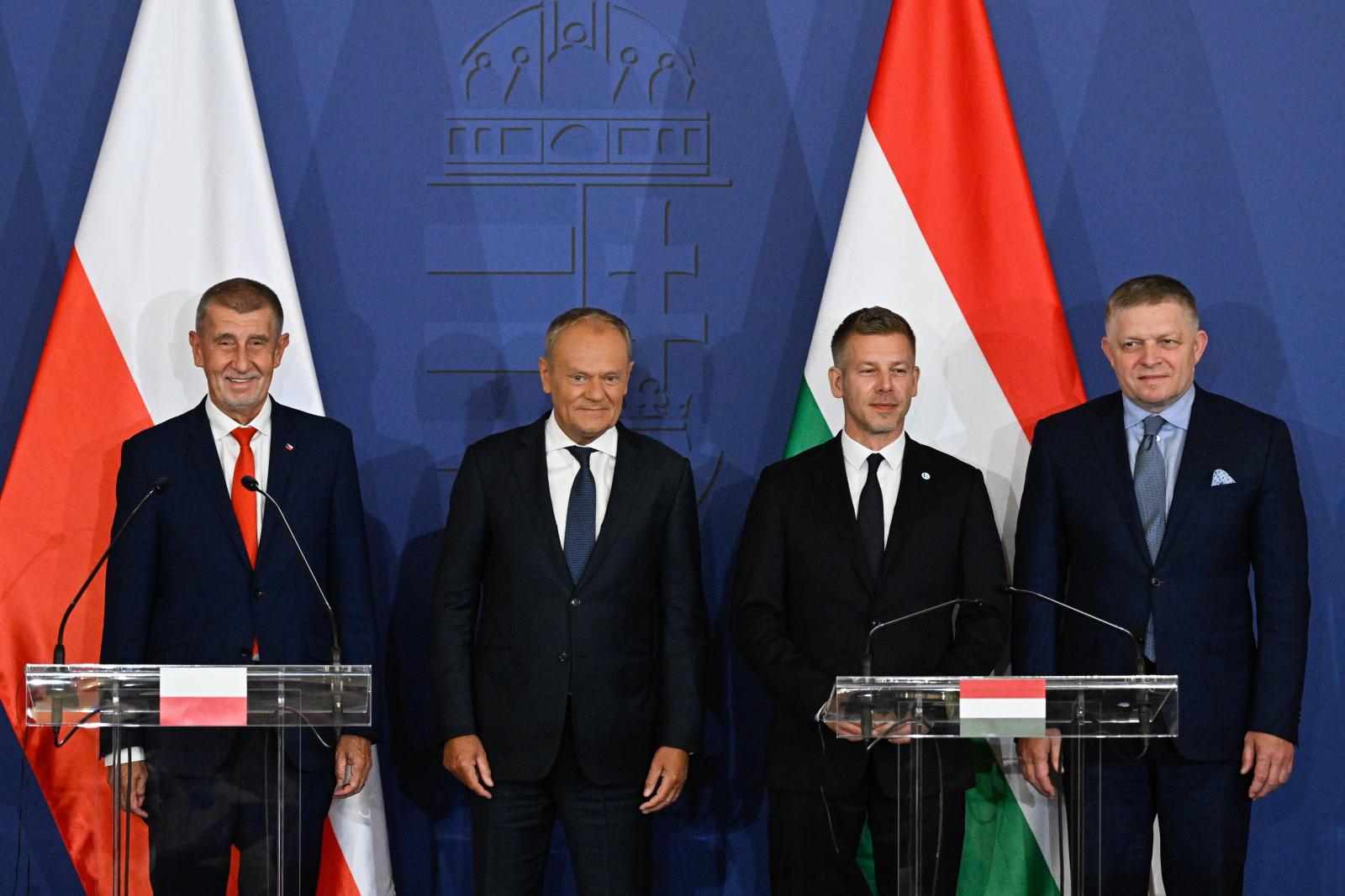 Gödöllőn találkoztak a V4-ek, Donald Tusk megköszönte Magyar Péternek, hogy visszahozta a reményt