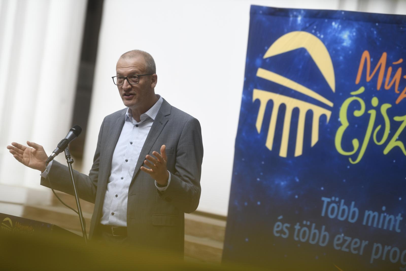 Tarr Zoltán szerint tolvajnyelven beszélgettek a Hankó-féle tárcánál az NKA támogatásainak az elosztásáról