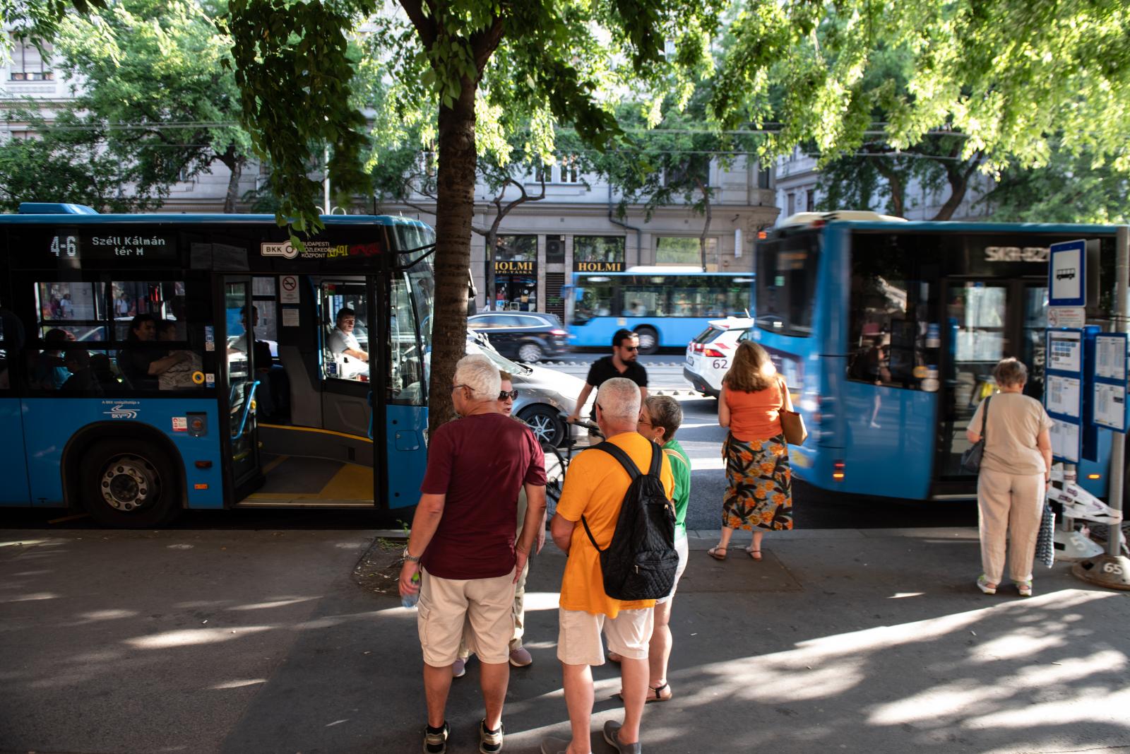 Most sokan fognak izzadni, a BKV-buszok többségén 35 fok felett leáll a klímaberendezés, a húszévesnél régebbieken addig se bírja
