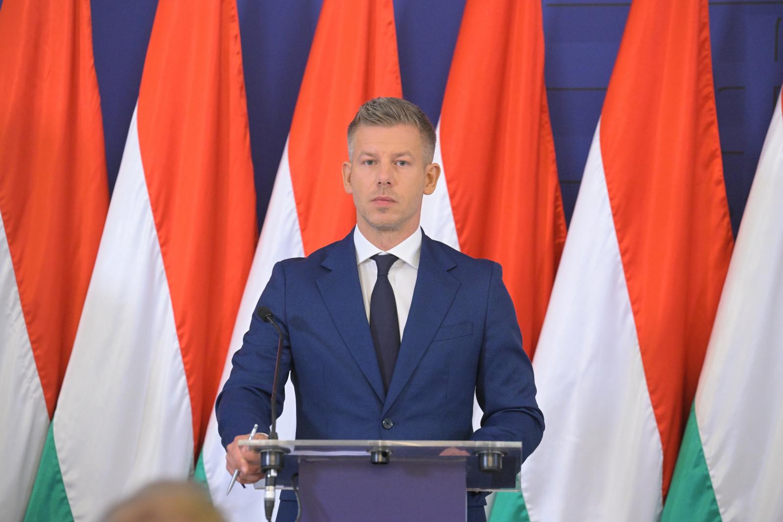 Magyar Péter a hőségriasztásról: Ahol lehetséges, home office-t rendeltek el az államigazgatásban, tömegrendezvényeket nem szeretnének felfüggeszteni
