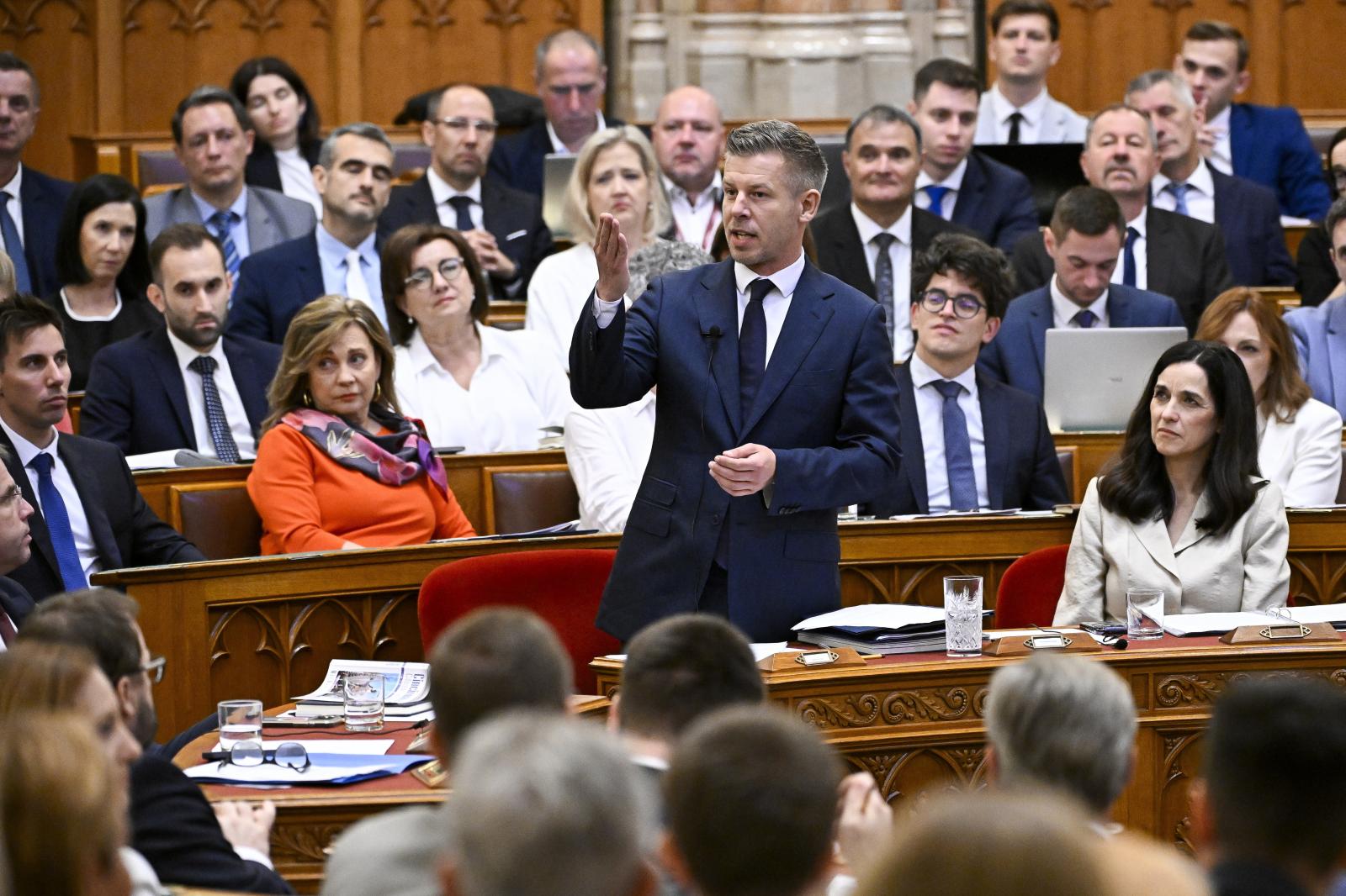Magyar Péter az Országgyűlés rendkívüli ülésén június 29-én 