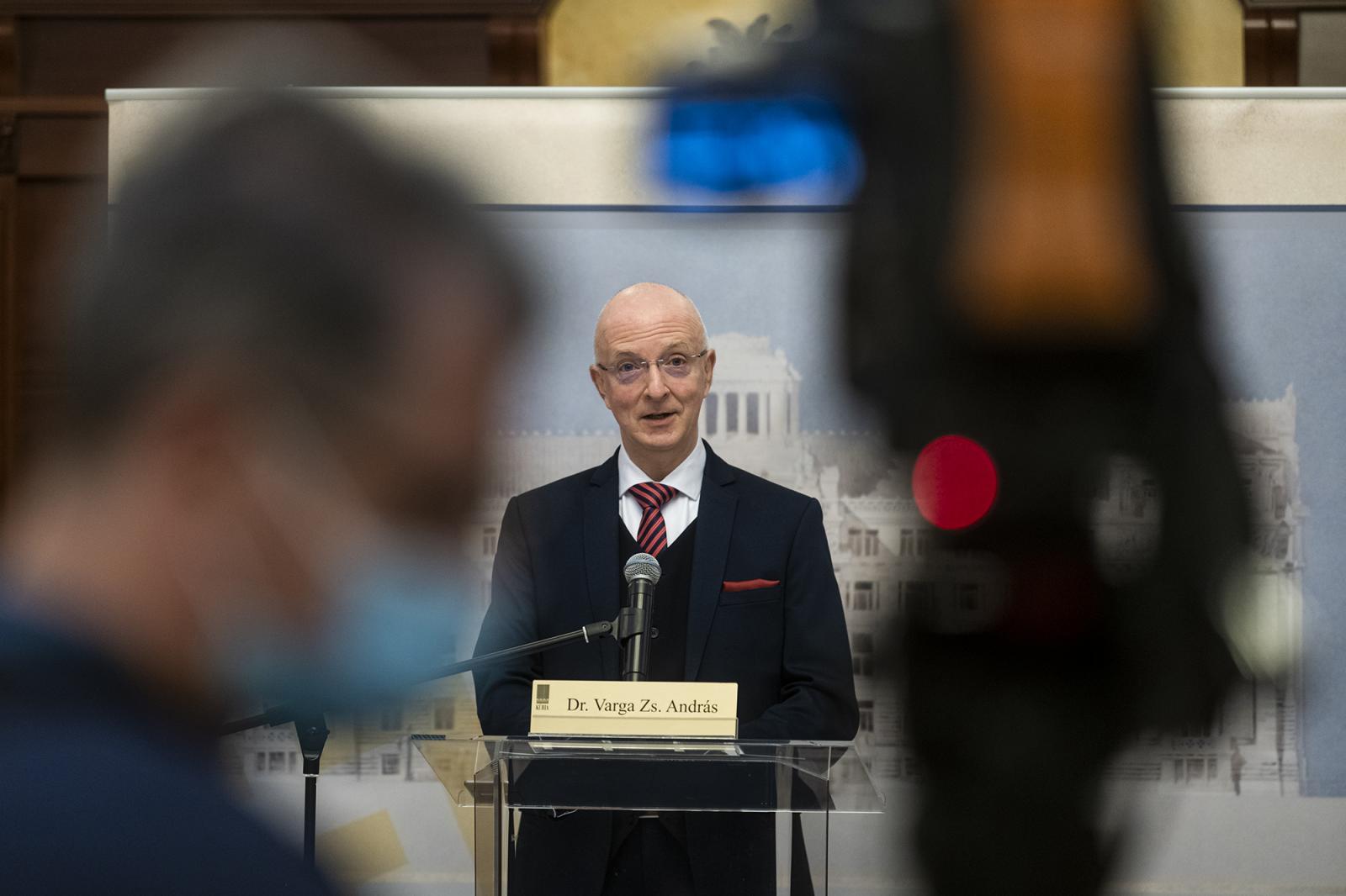 Reagált a bírák szavaira Magyar Péter, nem az összes bíró kétharmadának a szavazata kell majd a Kúria és az OBH vezetőjének leváltásához