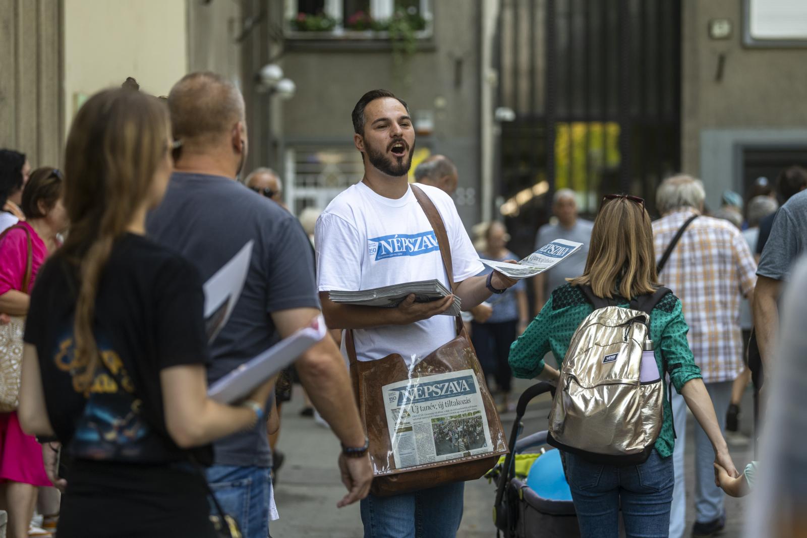 Megtörténik, ami az elmúlt 180 évben elképzelhetetlennek tűnt, megszűnik a nyomtatott napi politikai sajtó Magyarországon