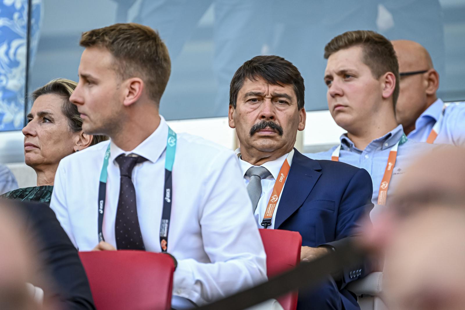 Magyar Péter: Áder János közpénznyelő alapítványa eddig 18,3 milliárd forintot kapott