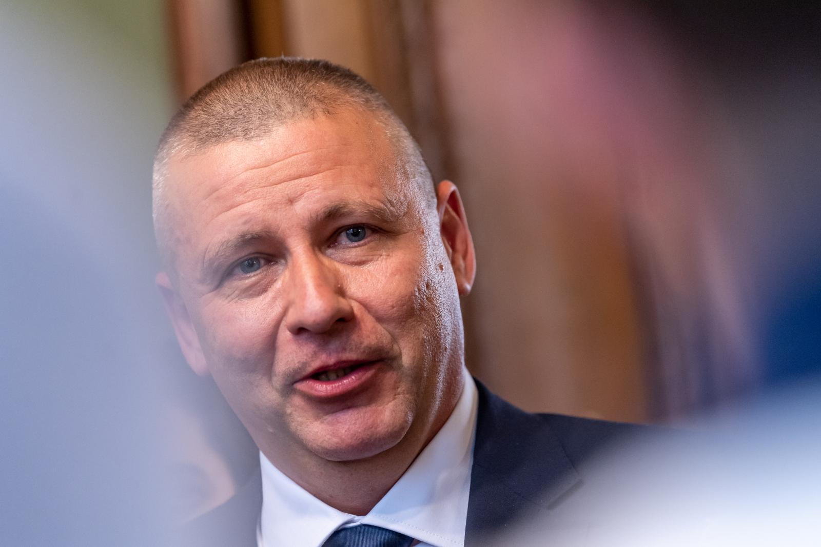 Nemcsak Ruszin-Szendi Romulusz honvédkórházi adatai, összesen 61 védett személyé is a KEHI-hez kerülhettek