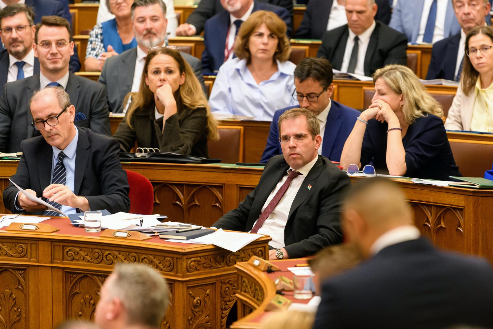 Ruff Bálint elnézést kért egy tiszás politikus viselkedése miatt