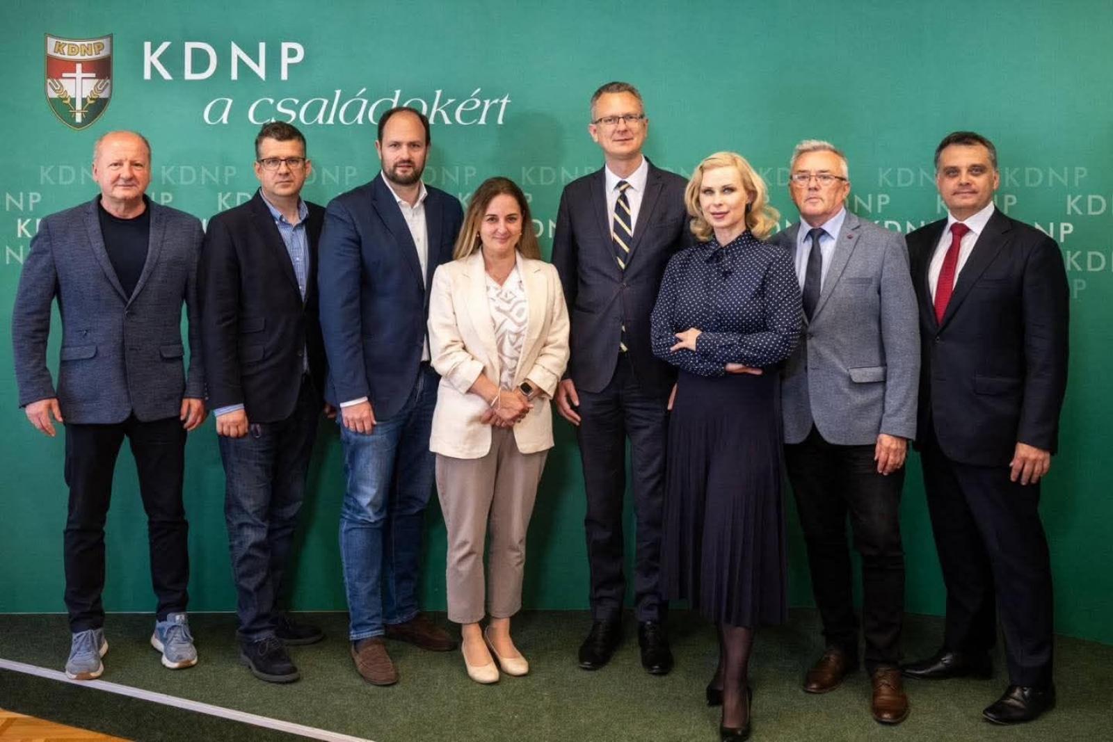 Önállósulna a KDNP