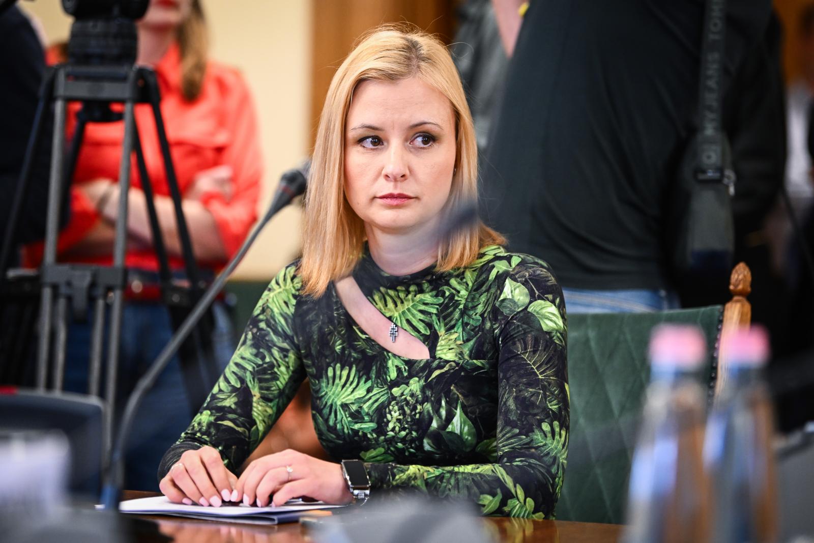 Reagált a NAIH, korábban Dúró Dóra a Pride-on részt vevő autista gyerekekről osztott meg fényképeket