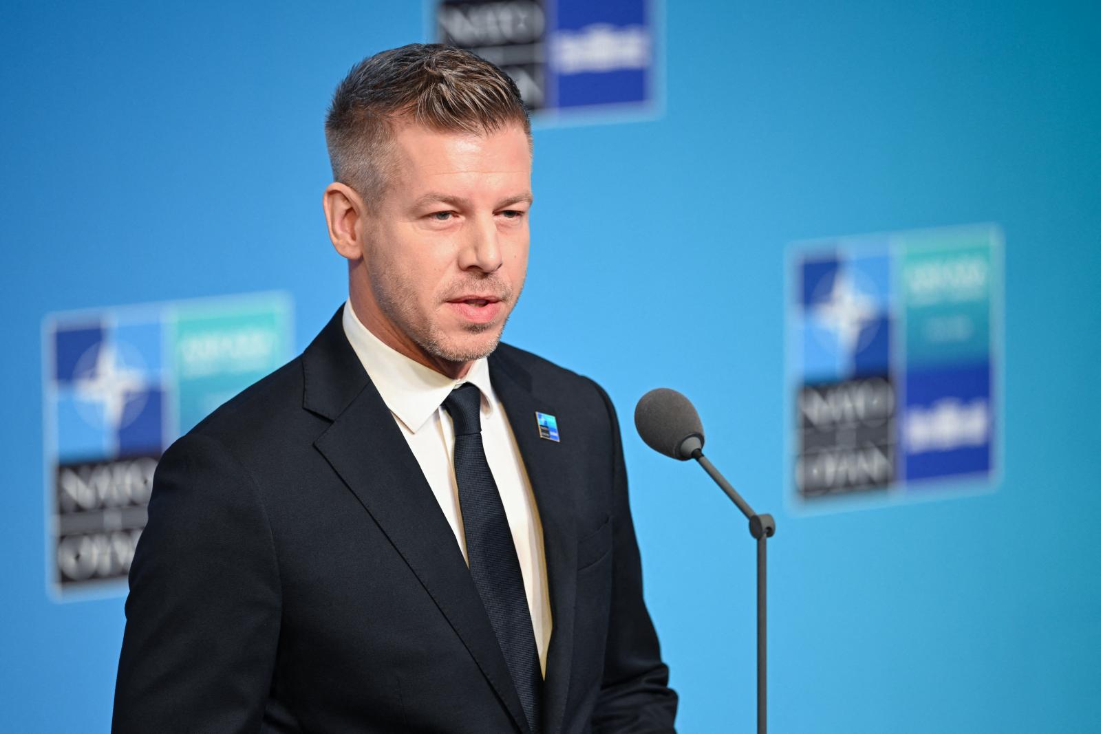 Magyar Péter: Egy sikeres NATO-csúcson képviselhettem Magyarországot, Donald Trumppal kezet fogtunk, sőt, gratulált