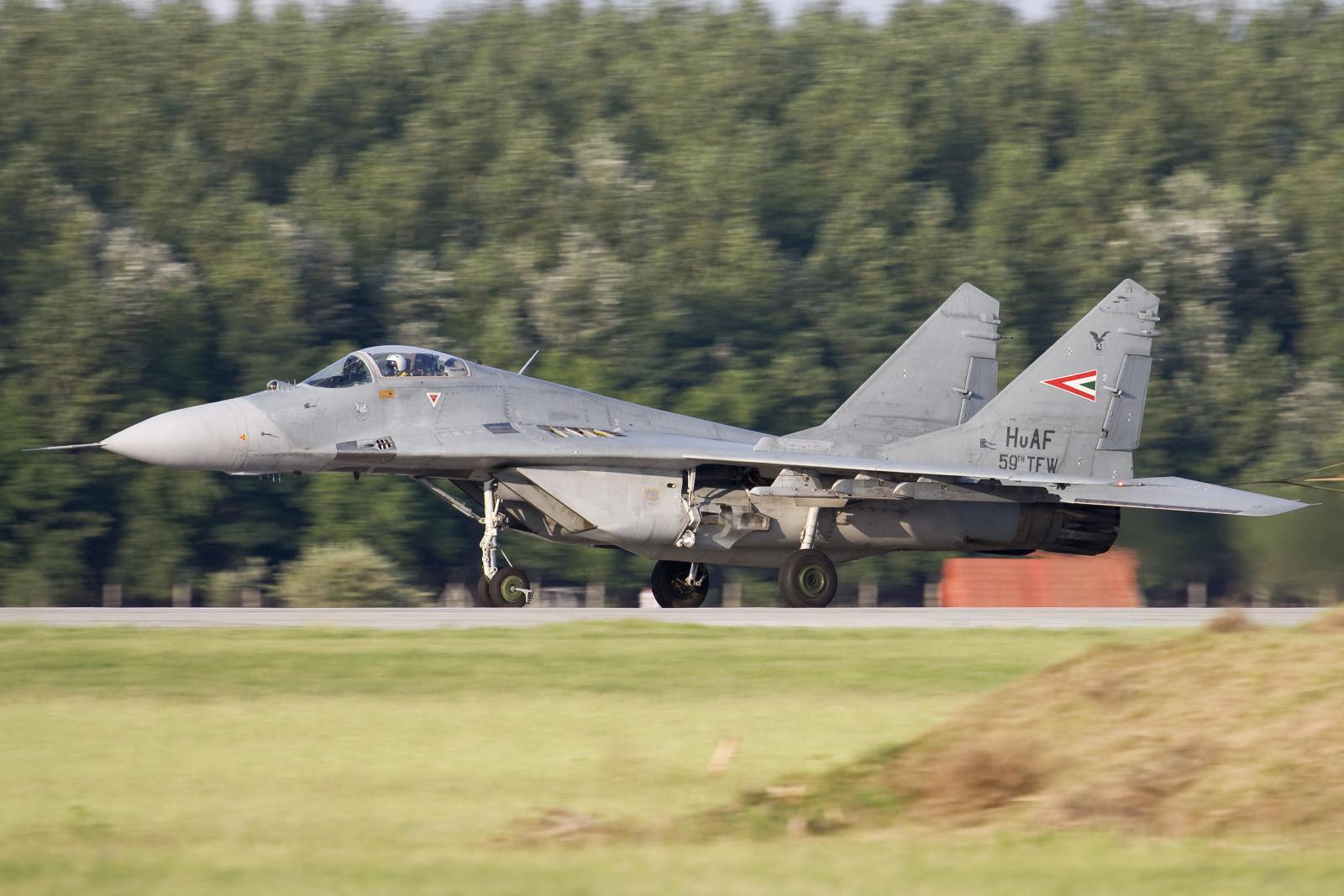 Bűncselekmény hiányában megszüntették a nyomozást a kecskeméti repülőtérről elopott MiG-29-alkatrészek ügyében