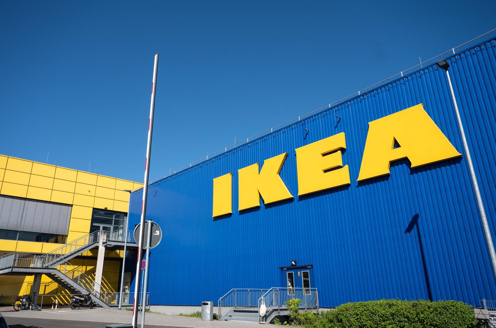 Csaknem háromszáz IKEA-dolgozó sztrájkolt a béremelés elmaradása miatt