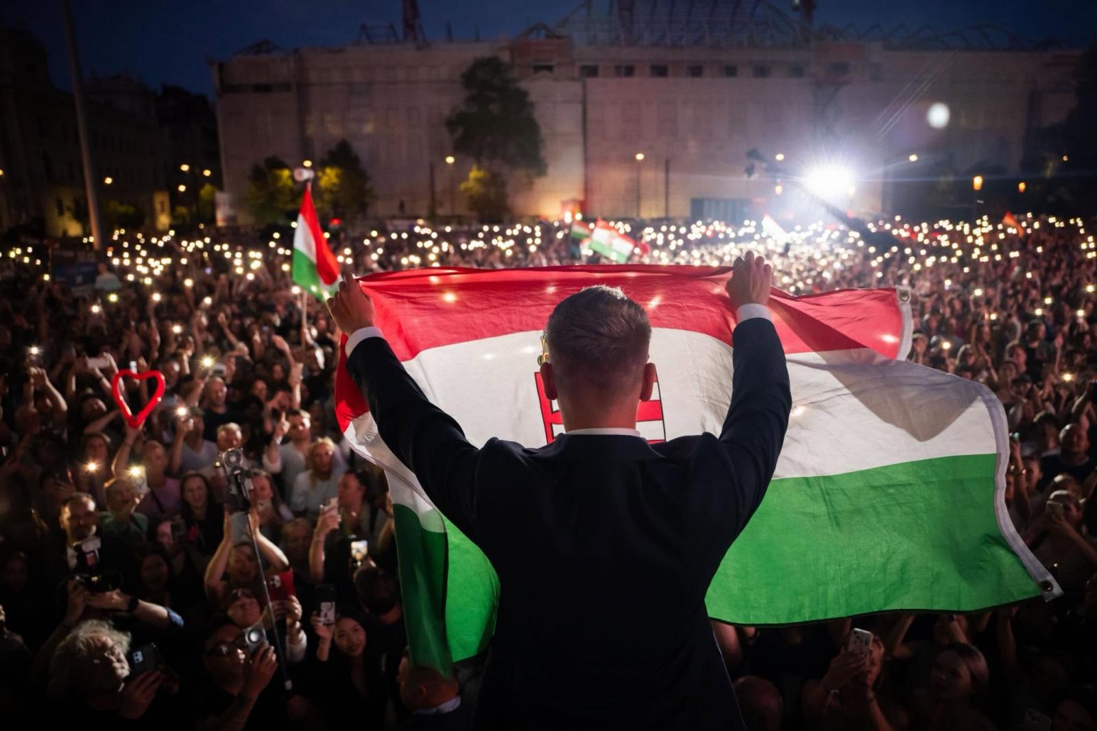 Feloldották a Magyarország Kormánya Facebook-oldaláról letiltott 10 ezer felhasználó tiltását