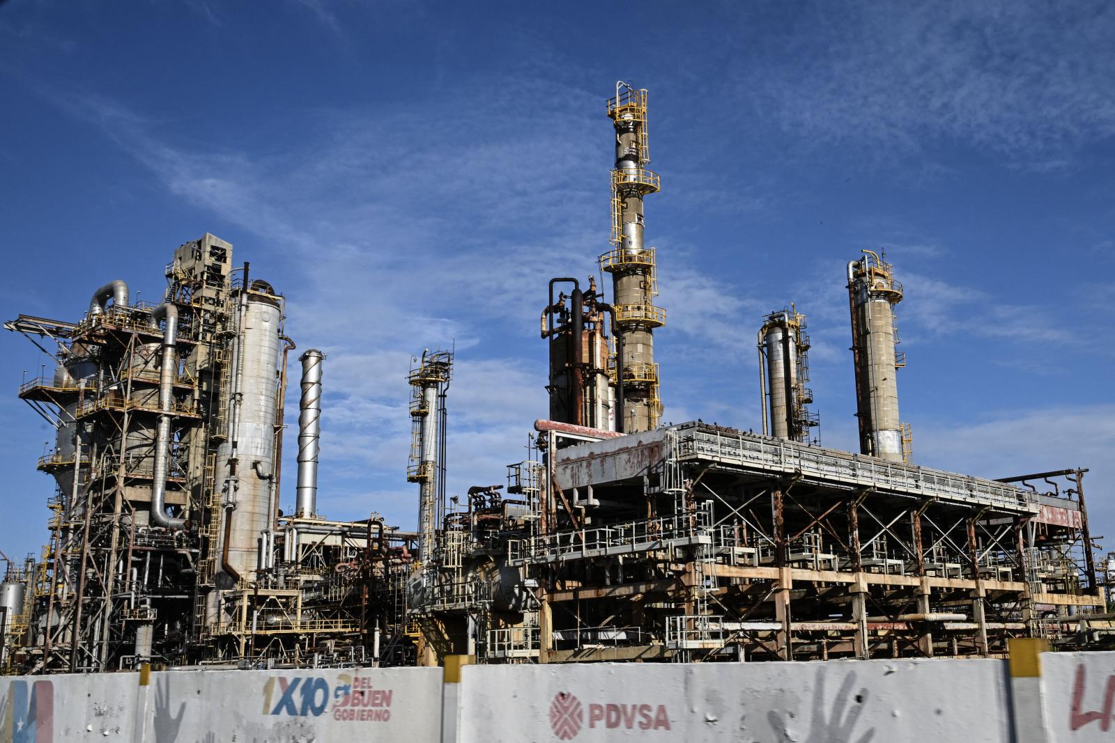 Földrengés után olajláz: Venezuela romjai felett indul az amerikai roham