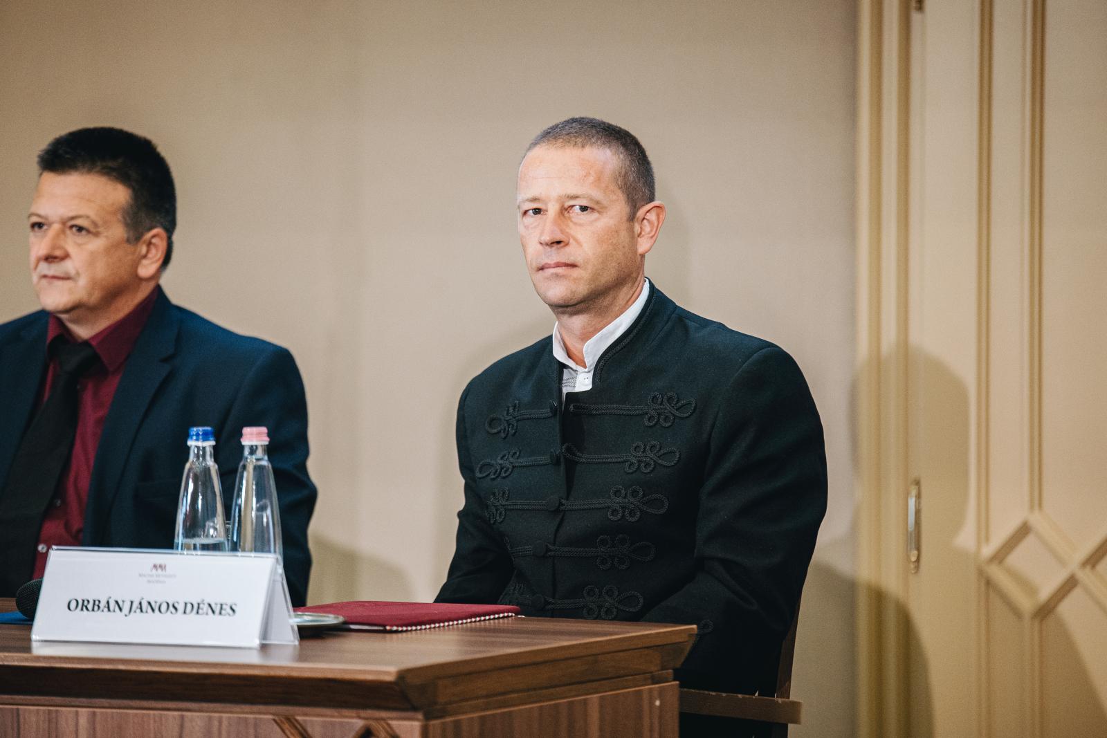 Korszakos zseni is kevés ahhoz, hogy 412 millió forintos jogdíjat kapjon, nemhogy Orbán János Dénes