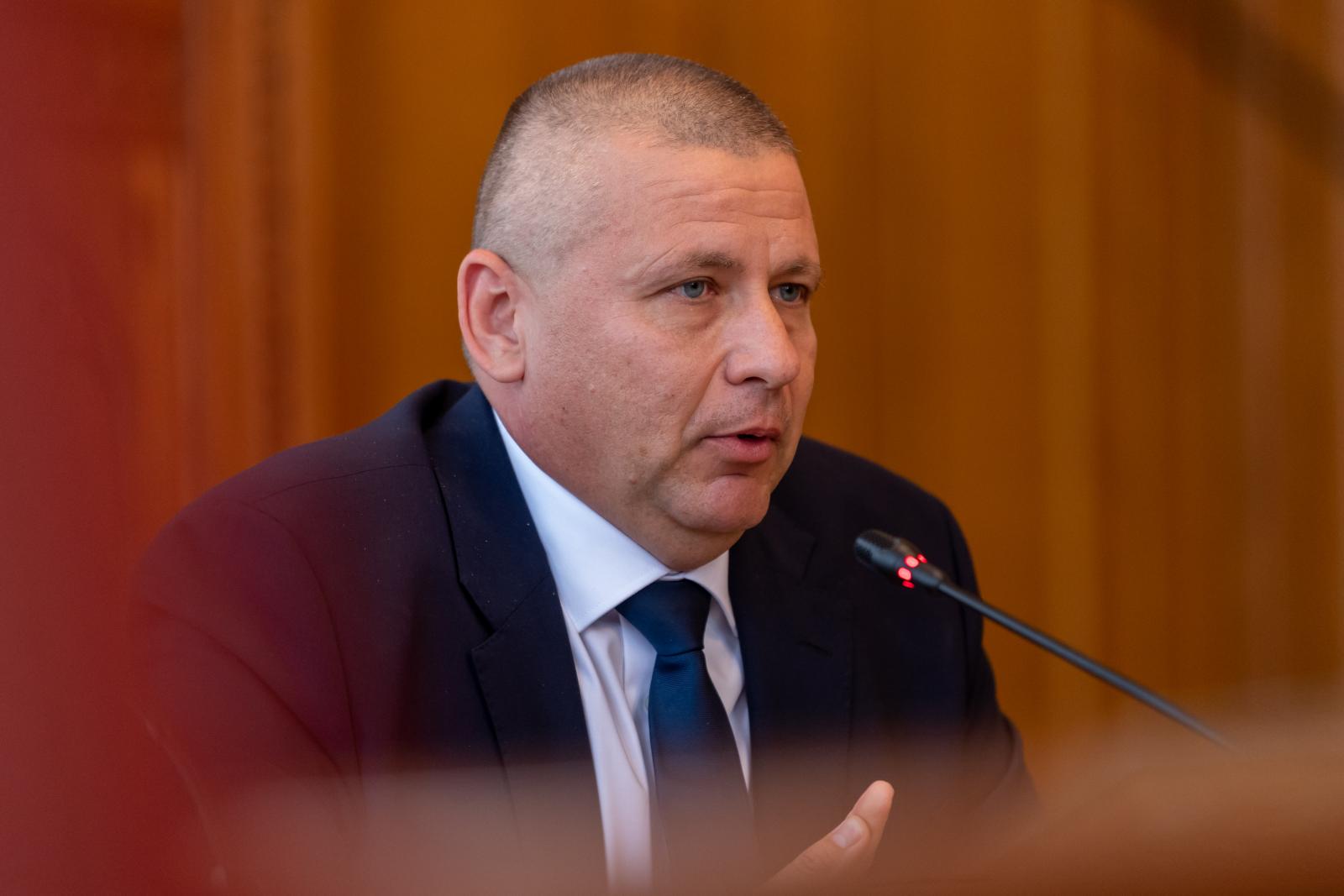 Ruszin-Szendi Romulusz: Becsukjuk az ajtót az oroszok előtt