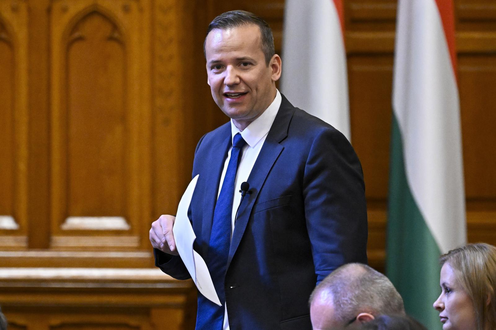 A Mi Hazánk feljelentést tesz az augusztus 20-i rendezvényekhez kapcsolódó közbeszerzés miatt