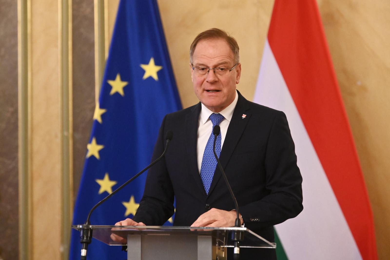 Havasi Bertalan, miután Navracsics Tibor azzal kritizálta a Tiszát, hogy pont úgy jár el, ahogyan a Fidesz tette