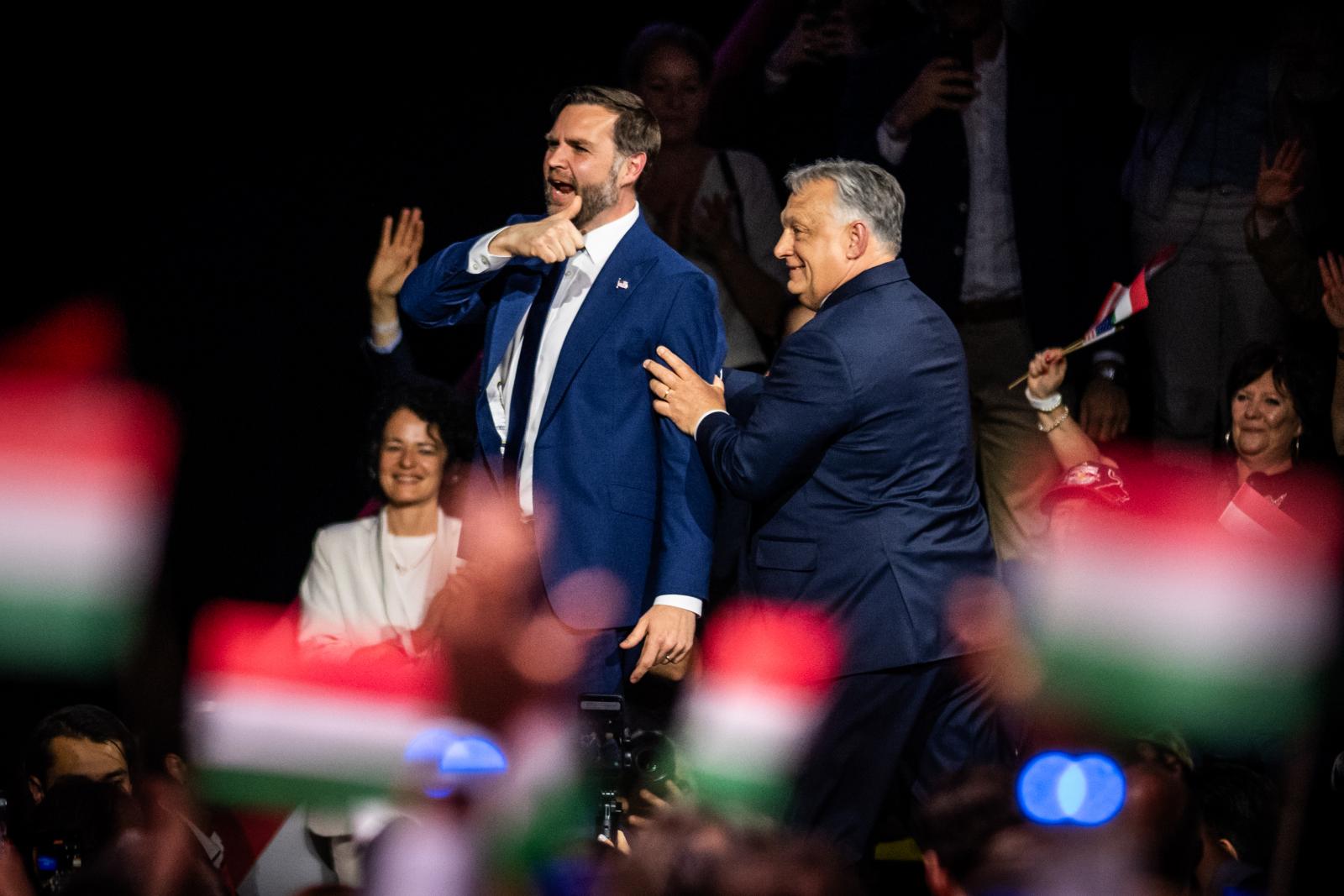 Amerikai adófizetői pénzből építenék az európai szélsőjobbot, pályázhat akár a Fidesz-közeli MCC is