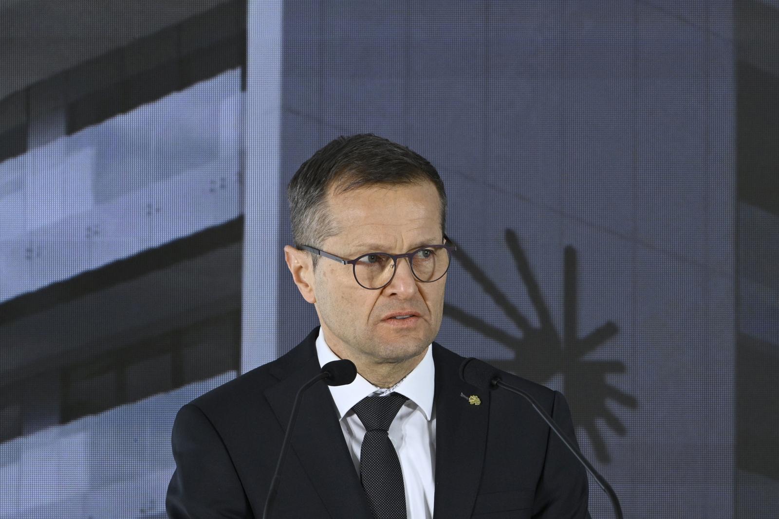 Első fokon pert nyert a Magyar Hang, a Krausz Ferenc-féle Élvonal Alapítvány tényleg titkolta a több mint 260 milliárd forintos szerződést