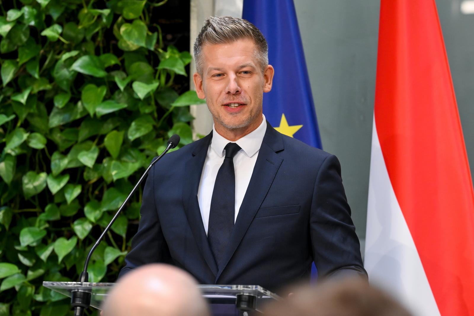 Magyar Péter: Vizsgálják Szijjártó Péter kapcsolatát az oroszokkal