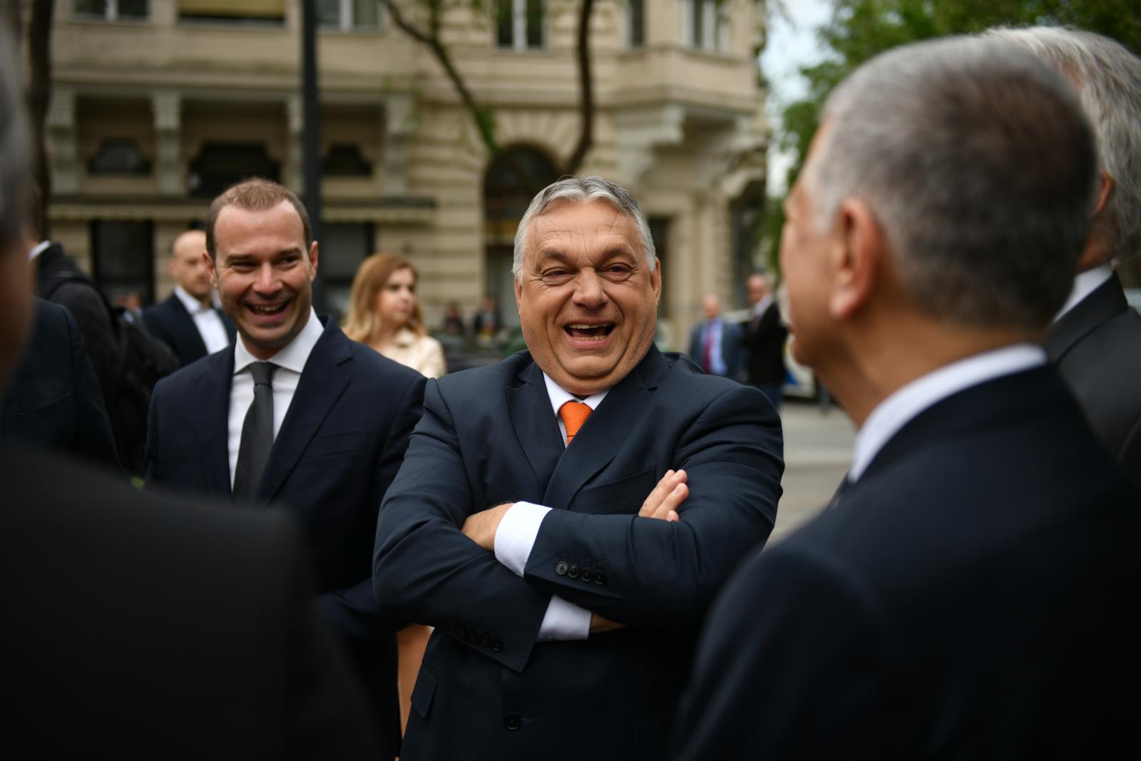 Kezd magasra csapni az elégedetlenség a Fideszben, titkos találkozókon már téma volt a kilépés és egy új párt alapítása is