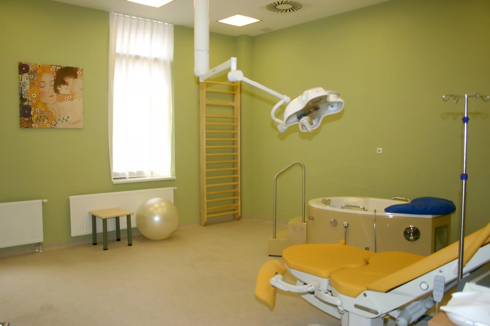 Újra van szülészeti ellátás az Uzsoki Utcai Kórházban