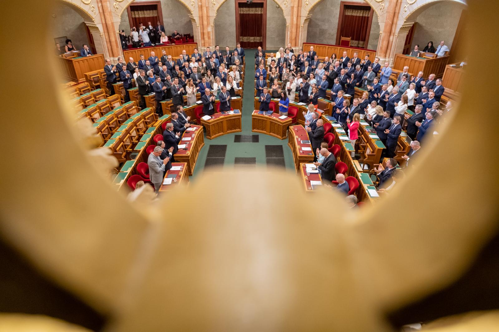 A Tisza-kormány döntött a nagyvállalatok és a szennyező cégek adóztatásáról