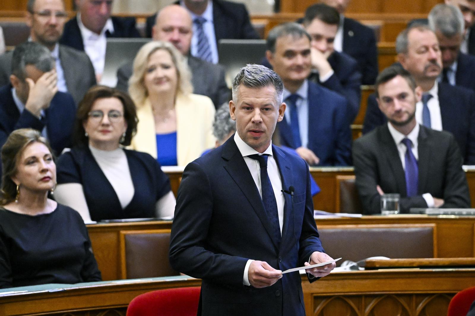 Ismét rendkívüli ülést tart az Országgyűlés, Magyar Péter is felszólal