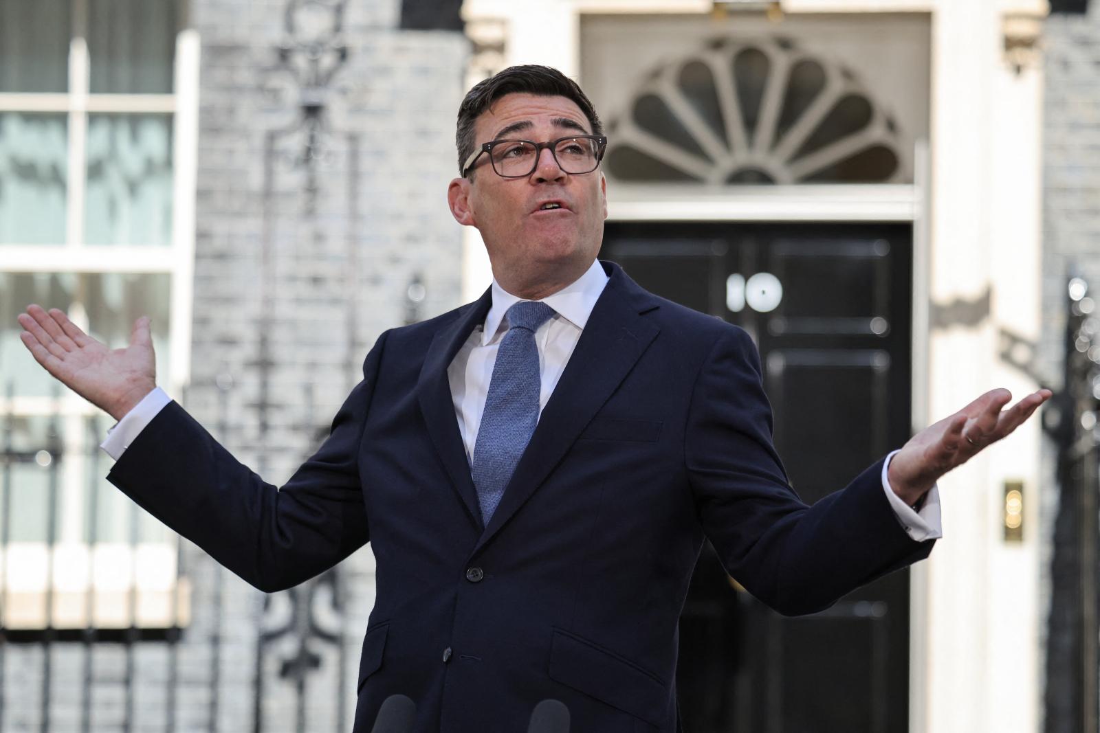 Beadta a lemondását Keir Starmer, Andy Burnham az új brit miniszterelnök