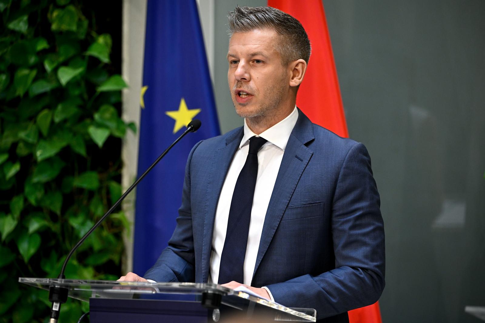 Sulyok Tamás távozott, Magyar Péter hibázott – Percről percre a kormányzati sajtótájékoztatóról
