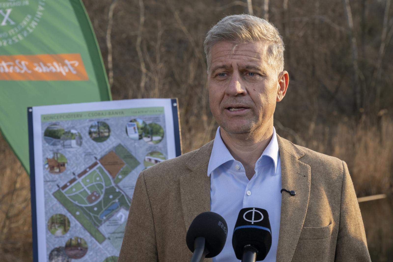 Szatmáry Kristóf: A Fidesz elnökségi ülésén téma volt, hogy kétharmadukat vezetőszáron vihetik el a rendőrök