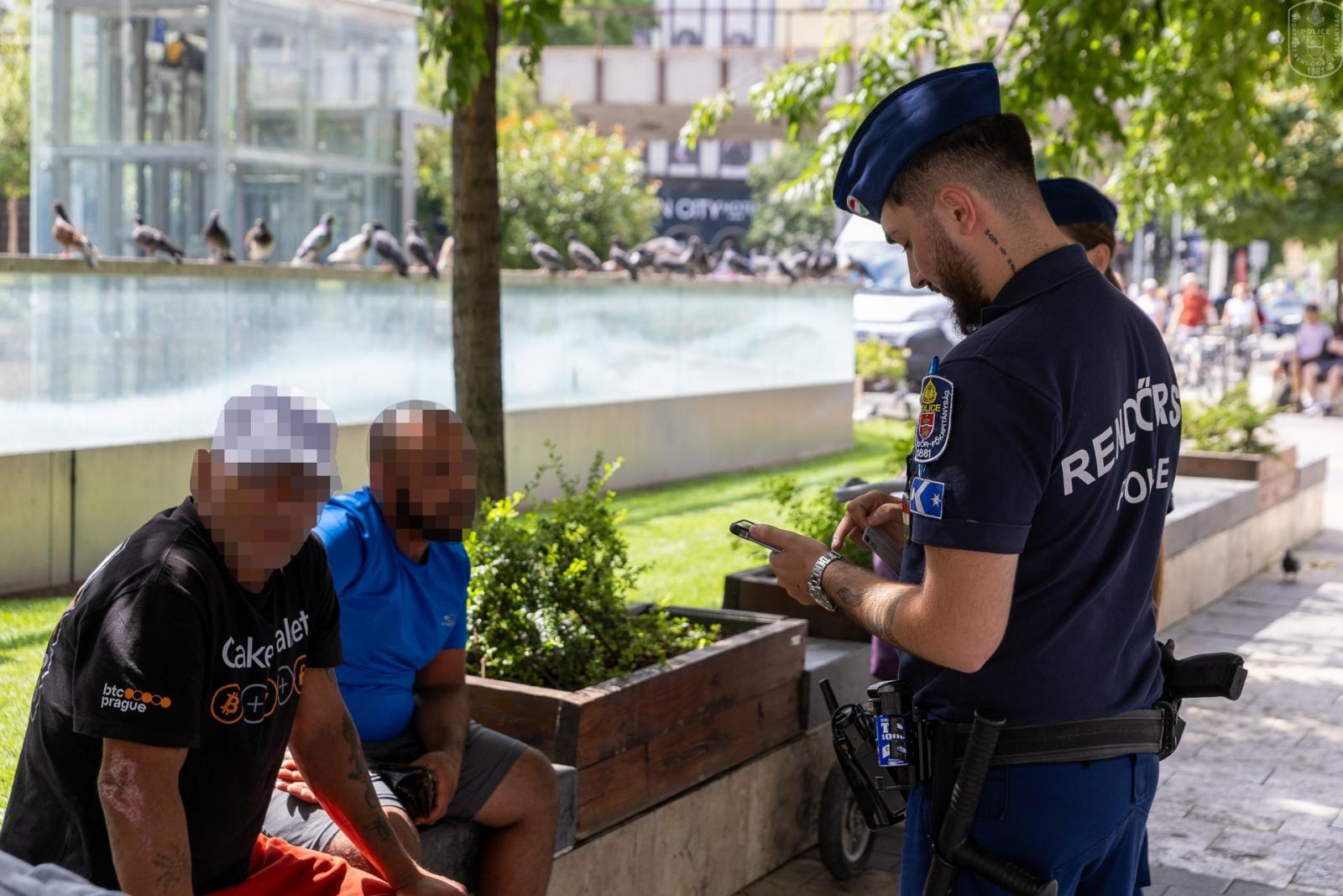 712 embert igazoltattak, 16 esetben tettek feljelentést a rendőri ellenőrzések első hetében Budapesten
