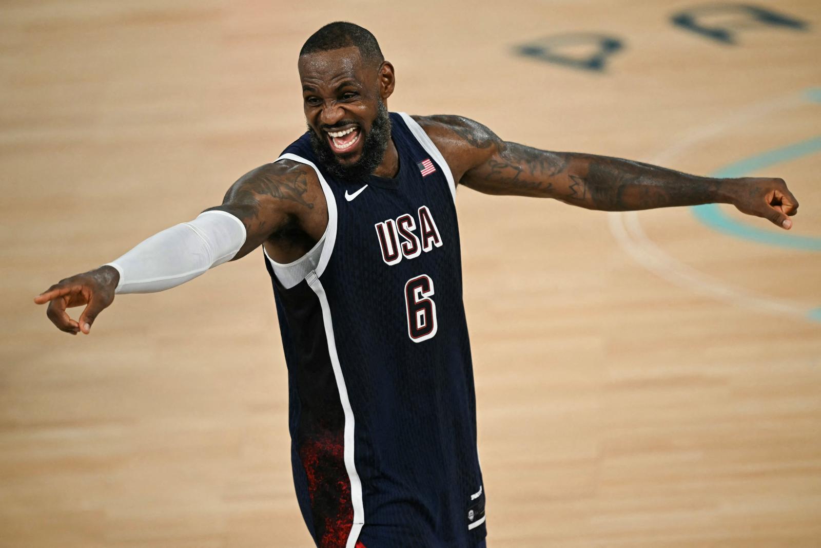 LeBron James a Philadelphia 76ersnél folytatja a karrierjét