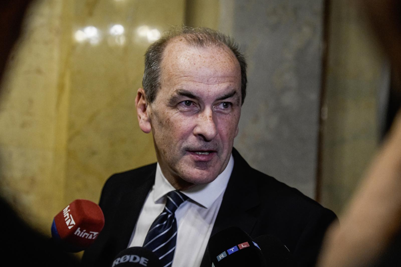 Országos betegbiztonsági rendszer kialakítását kezdeményezi a pécsi bántalmazási ügy miatt az egészségügyi miniszter
