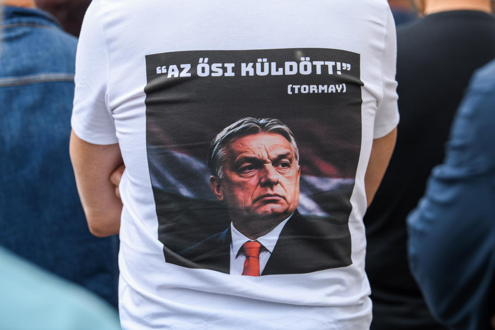 Orbán Viktor: Az euró mese, a megszorítás kódja