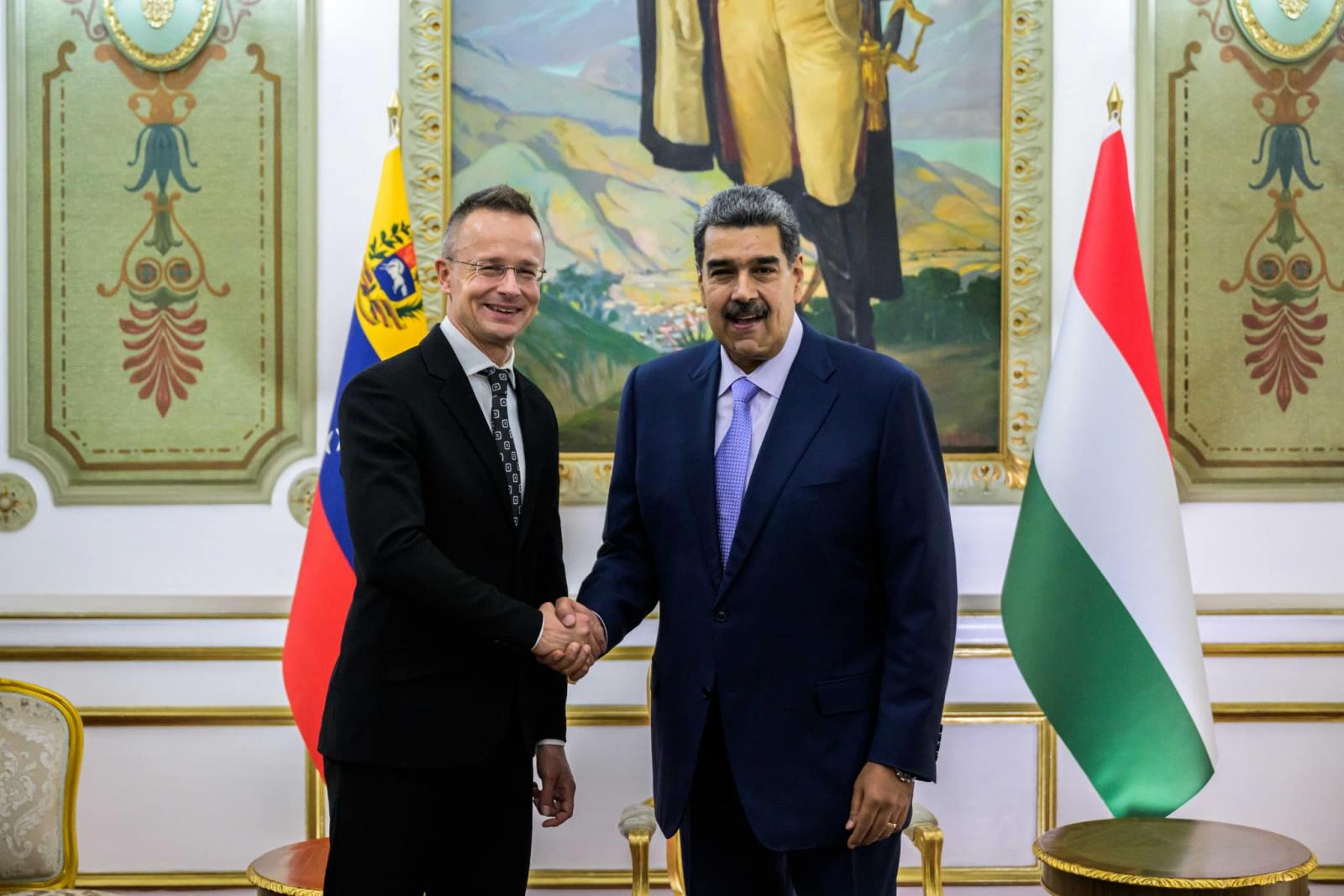 Szijjártó Péter 2023. november 10-én Caracasban Nicolás Maduro venezuelai elnökkel