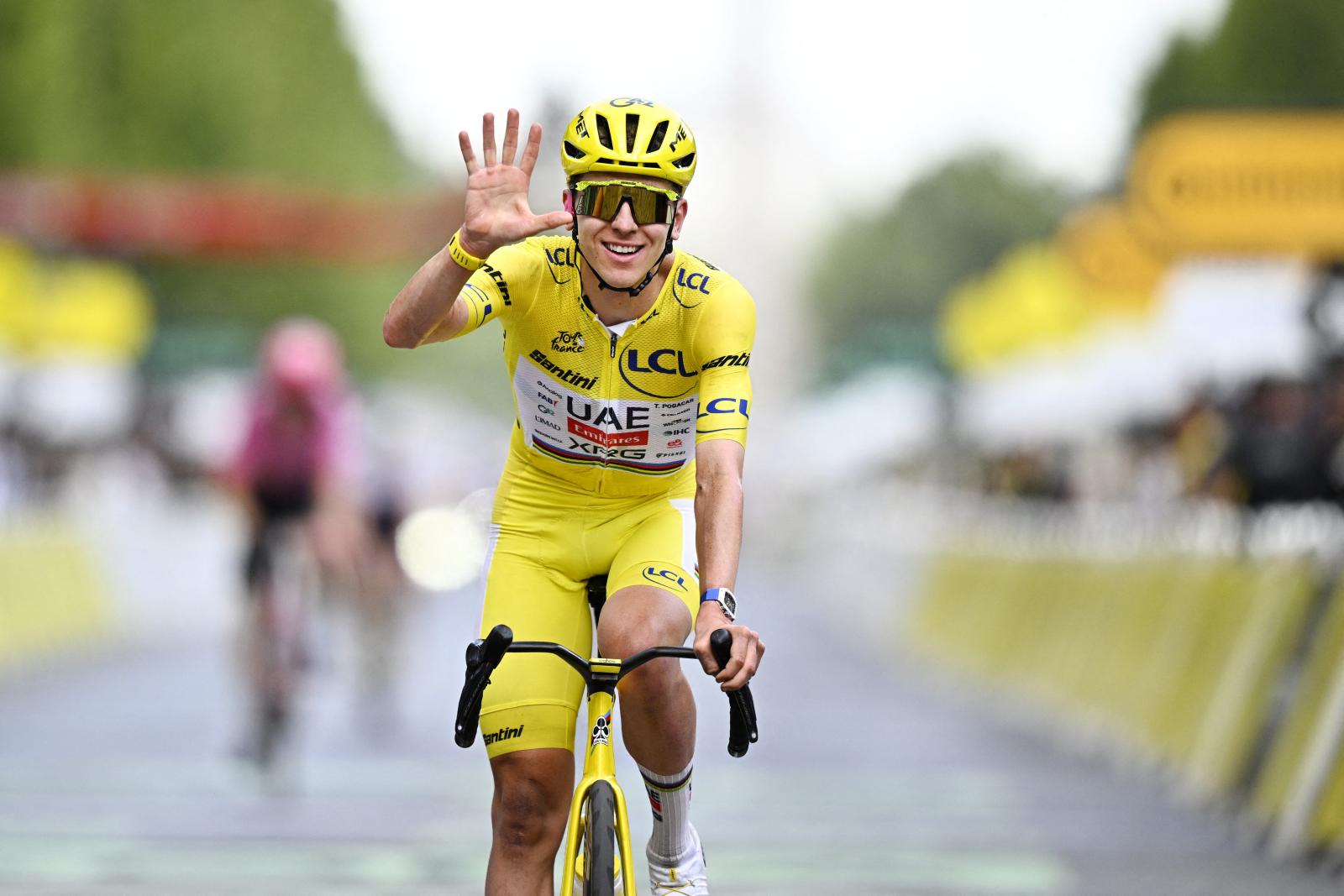 Tour de France: Tadej Pogačar ötödször nyerte el a sárga trikót