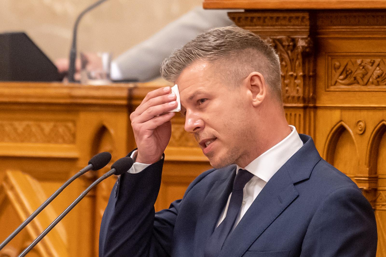 Parlamenti bizottság tárgyal Magyar Péter és több képviselő mentelmi jogának felfüggesztéséről