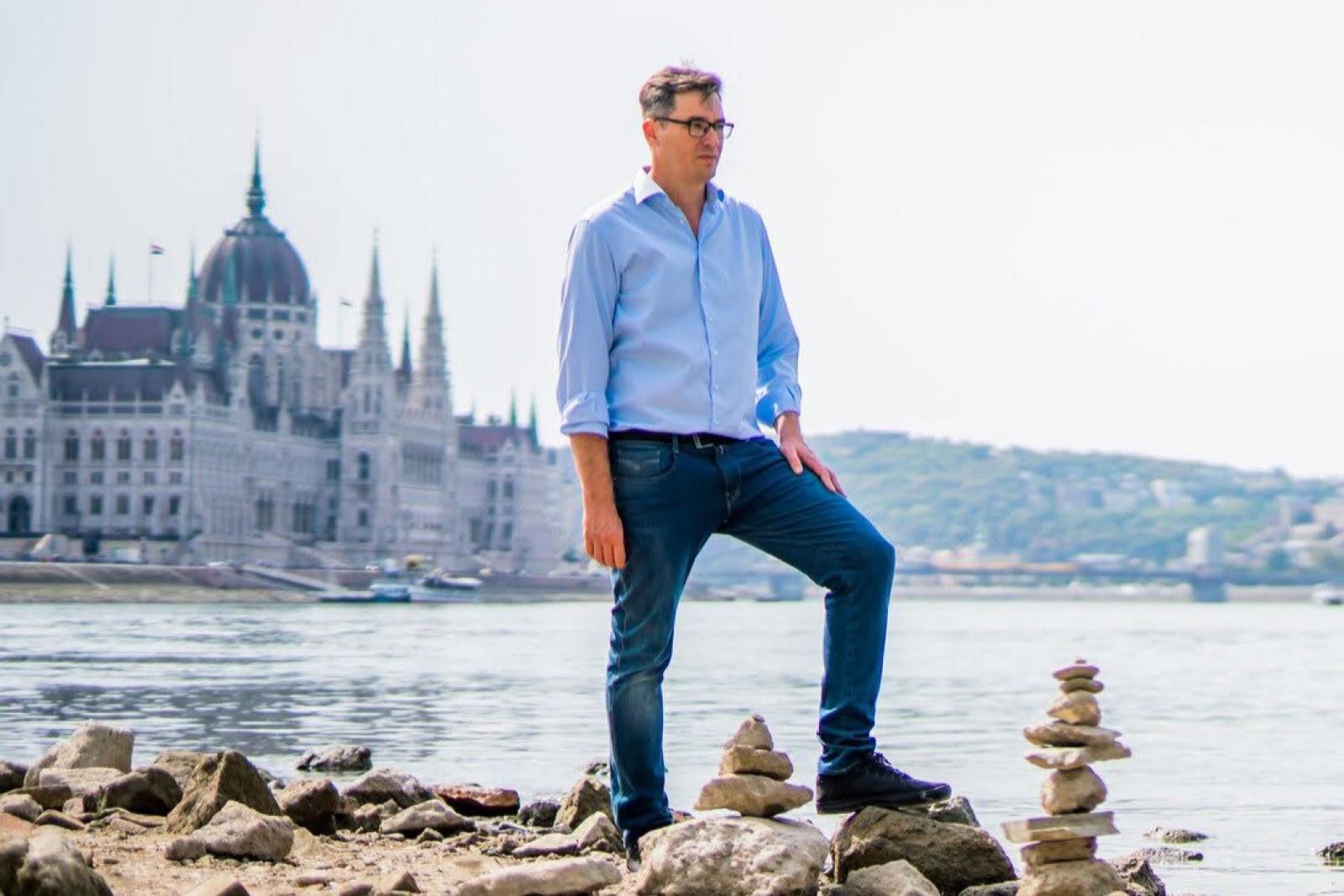 Karácsony Gergely az energiatakarékosság jegyében lekapcsoltatja a díszkivilágításokat