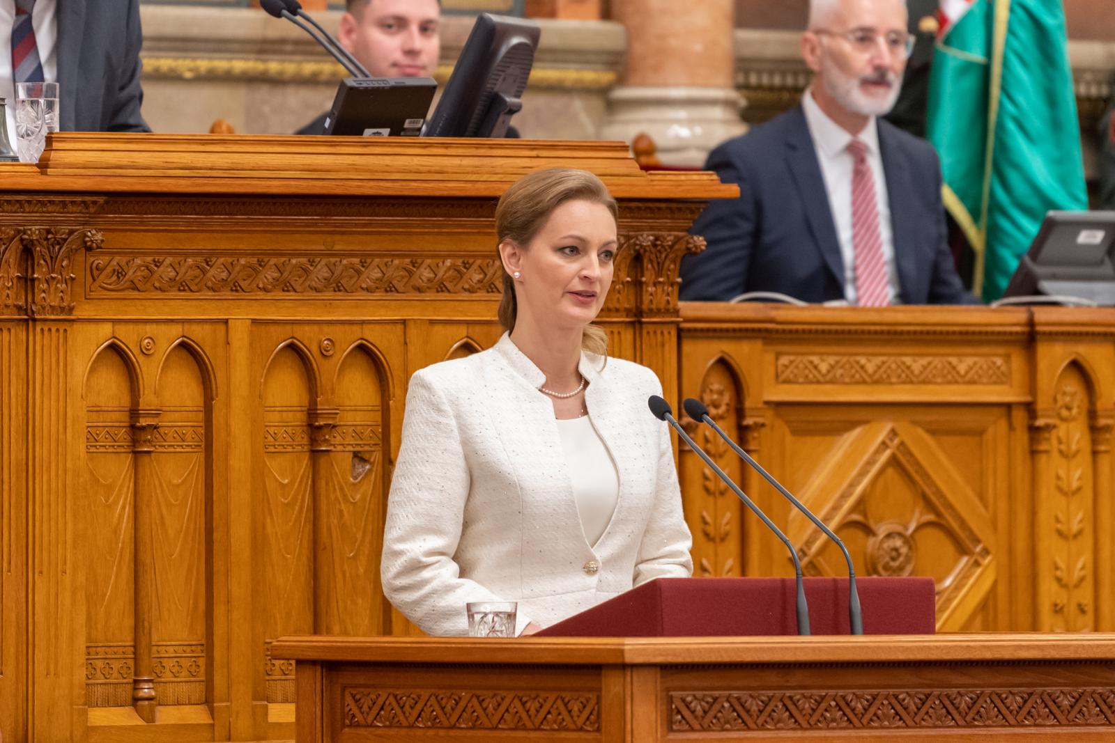 Energiatakarékossági intézkedéseket hozott a Sándor-palota is