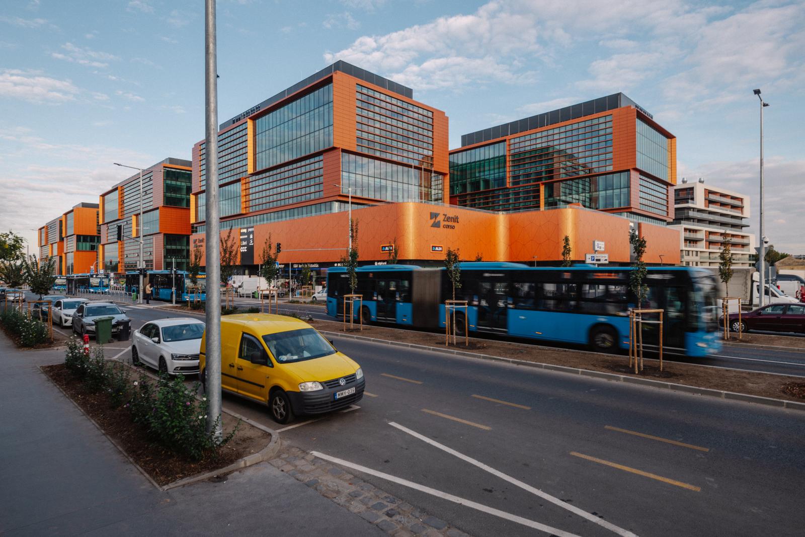Zugló több száz milliós építményadót vetne ki a Bosnyák téri irodákra