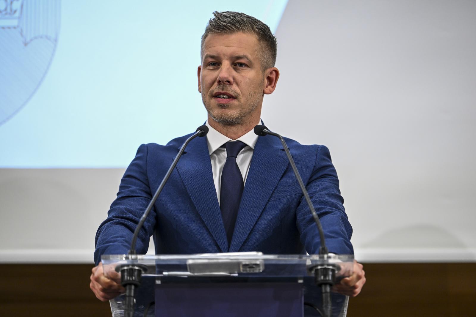 Magyar Péter: Öt centimétert emelkedett a Duna vízszintje