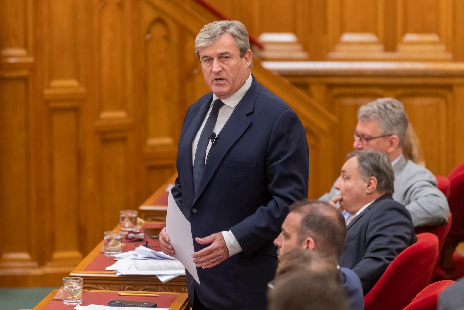 Kapitány István: 868 milliárd forintos energiafejlesztési programot indít a kormány