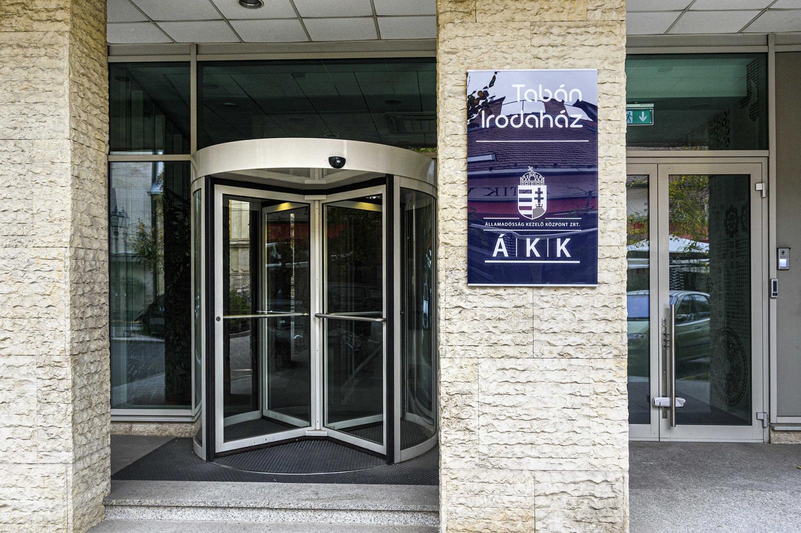 Soha nem láttunk ilyen kedvező trendet, ha nem váltják le az Orbán-kormányt, az államadósság is jóval nagyobb lenne Magyarországon