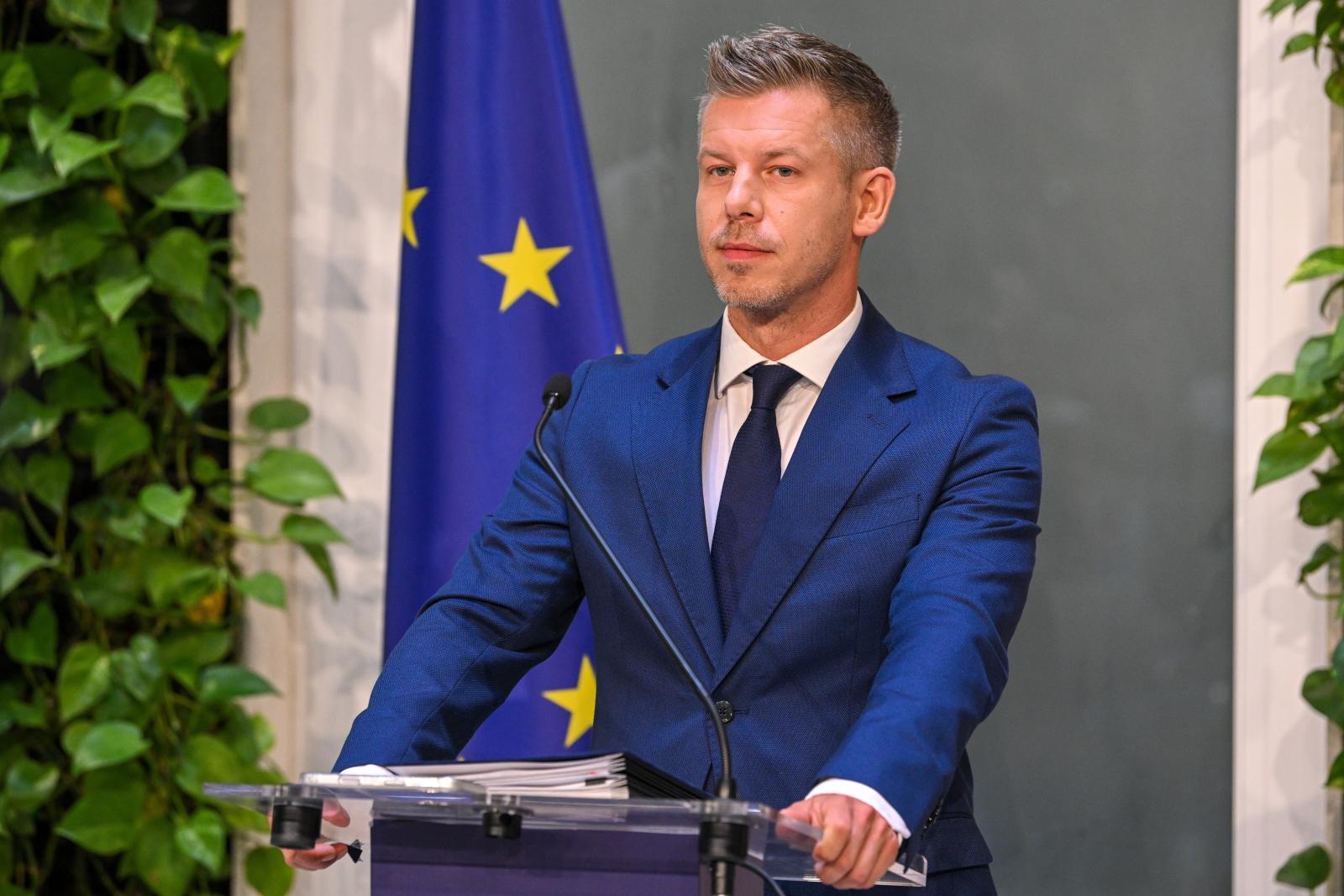 Magyar Péter megtanulta a leckét, nem árulta el, kik közül választ államfőjelöltet szombaton a parlamenti Tisza-frakció