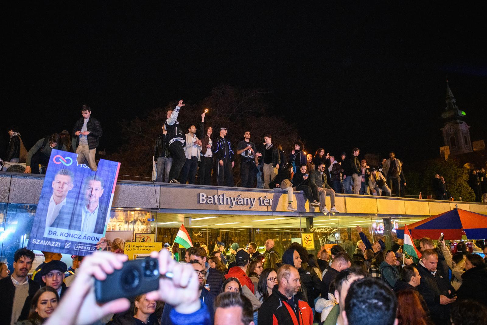Rónay Tamás új könyvéből kiderül, miért volt olyan népszerű jobboldali populista körökben Orbán Viktor és mit szóltak hozzá, amikor 16 év után elveszítette a választást