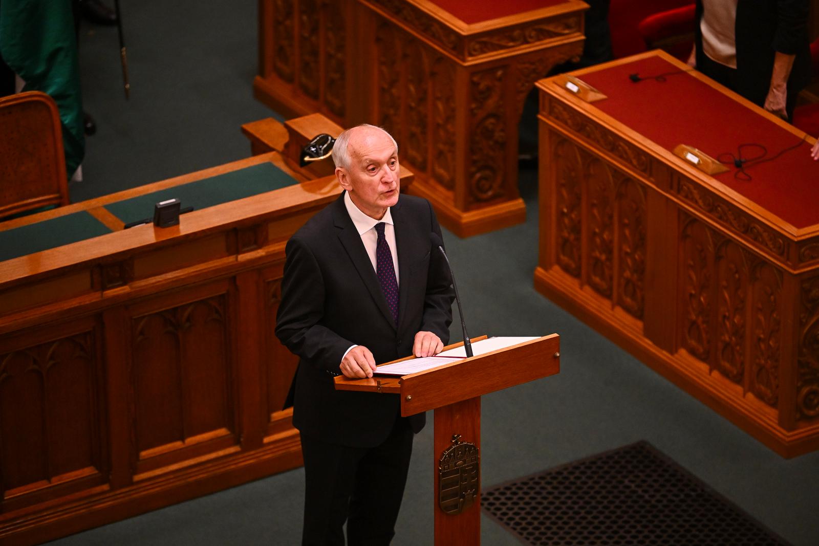 Baka András: Nem kerülhetjük el a szembenézést, értenünk kell, hogyan jutottunk idáig